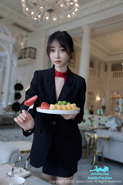 XIUREN No 7102 – Yue Er Yue Er (玥儿玥er)