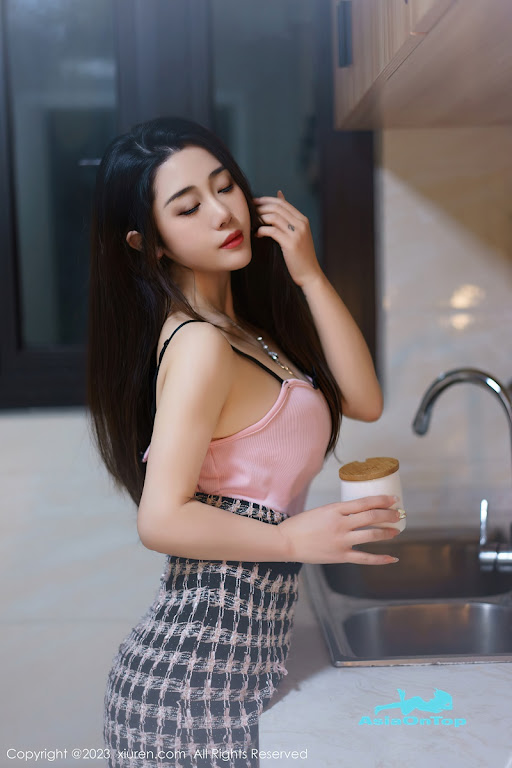 XIUREN No 6799 – Yan Li Ya Yuliya (严利娅Yuliya)