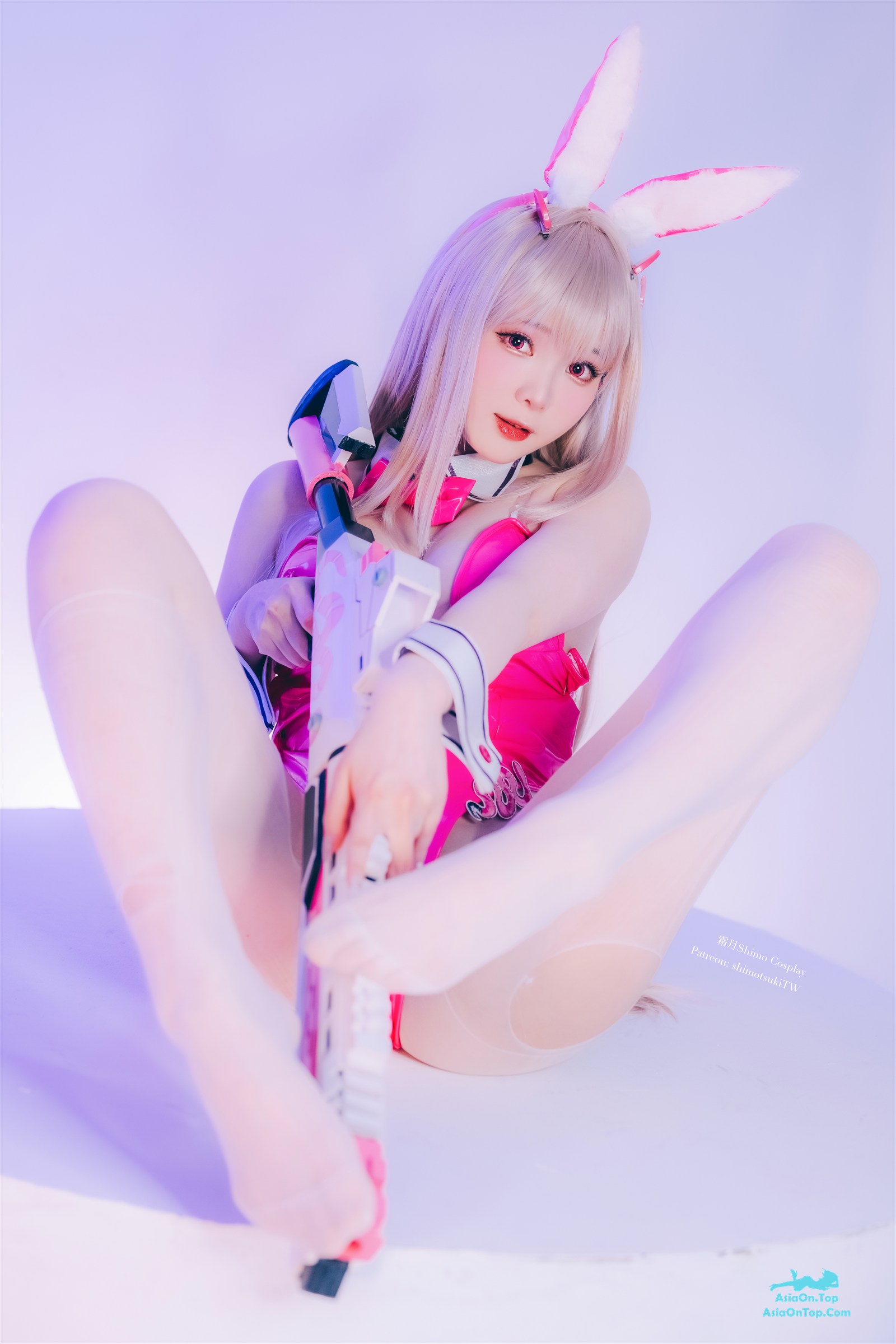 Coser@霜月shimo – Viper Bunny Suit (NIKKE)