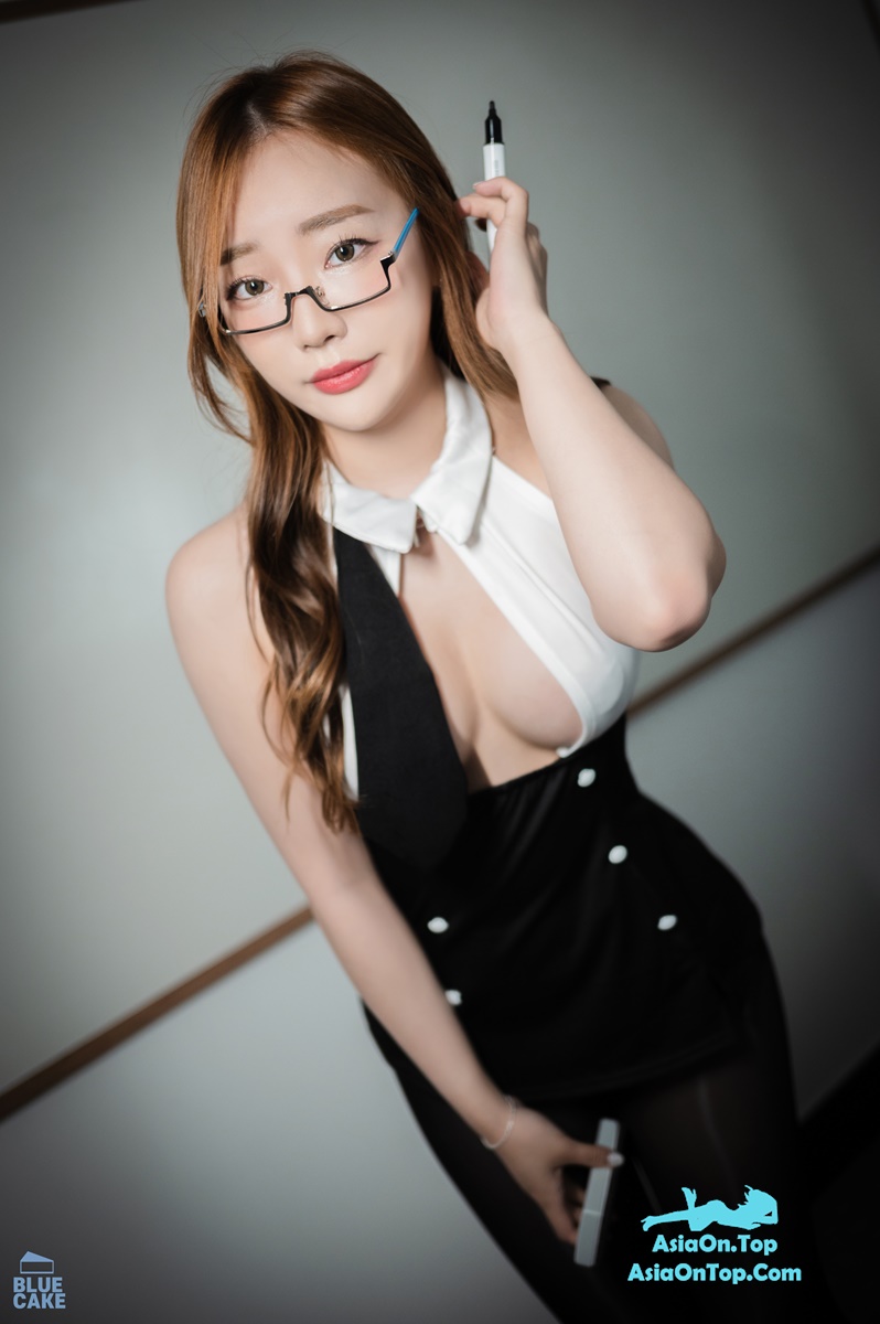 BlueCake NewBom Black And Red A