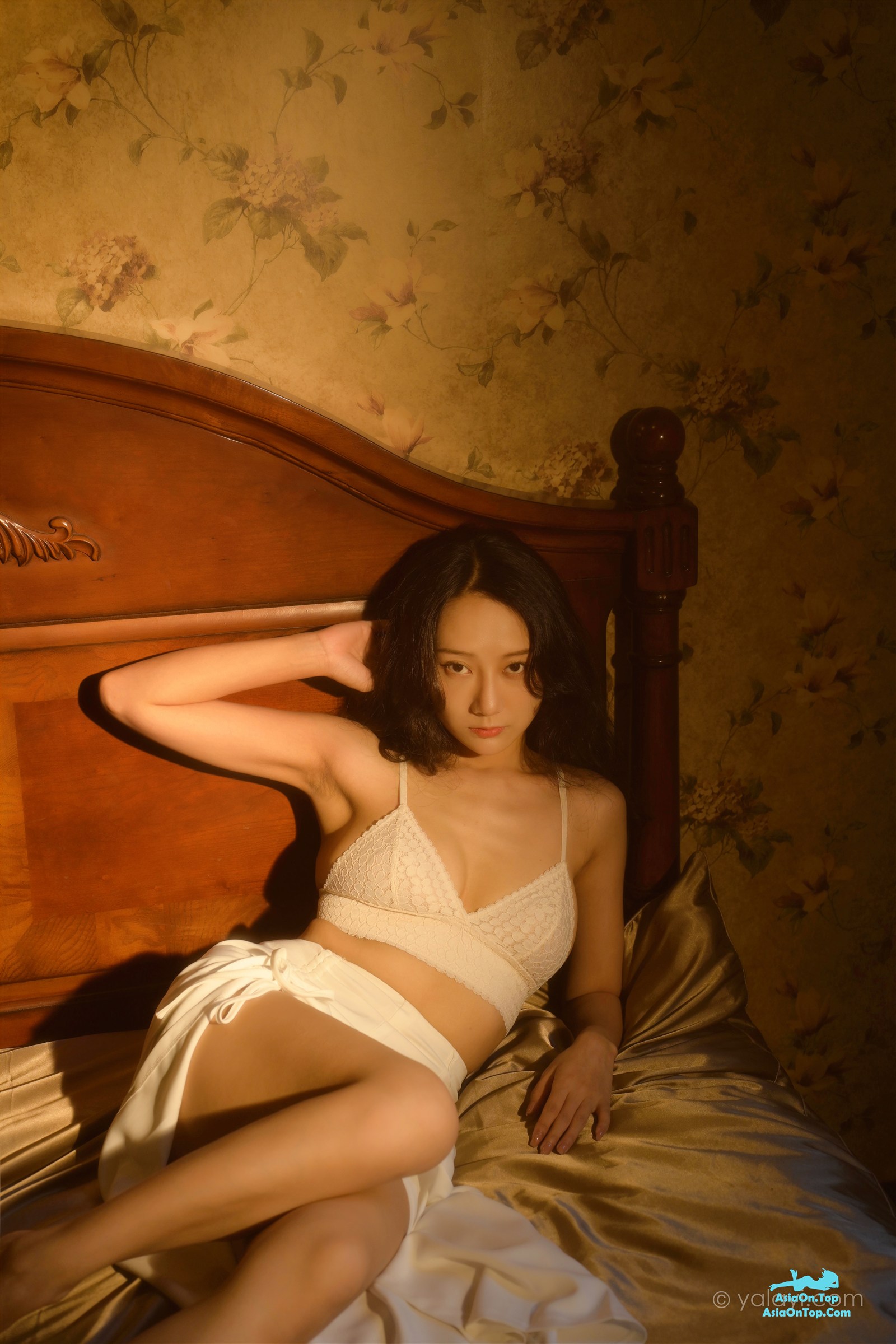 YaLaYi雅拉伊 Vol.978 He Jia Ying