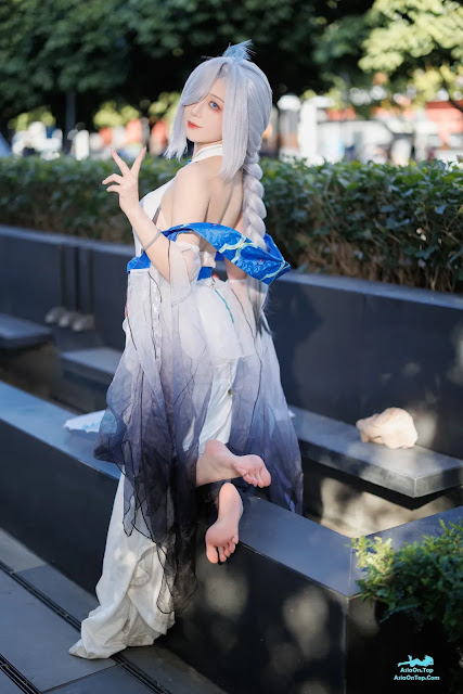 Coser@封疆疆v – 申鹤场照 | Coser@Feng Jiangjiang v – Shenhe Venue Photos