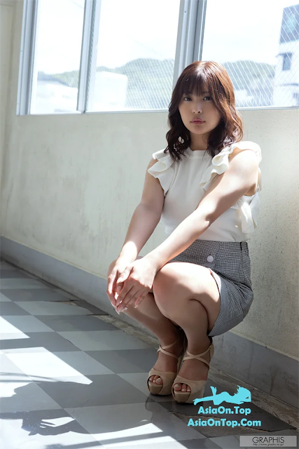 [JP] Nitori Hina (似鳥日菜) – [Graphis] Limited Edition | [Japan] Nitori Hina – [Graphis] Limited Edition