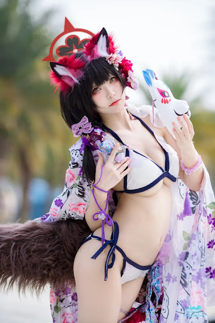 Coser@九柒喵 – 蔚蓝档案 狐坂若藻 泳装 | Coser@Jiu Qi Miao – Blue Archive Kosaka Wakamori Swimsuit