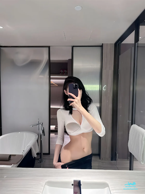 麻利亚辣 – 白蕾丝丁字裤 | Malia La – White Lace Thong Underwear