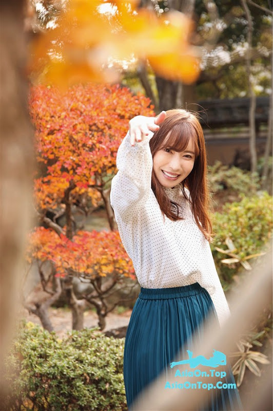 Photobook Mochizuki Risa 望月りさ – In the Sunlight Part1