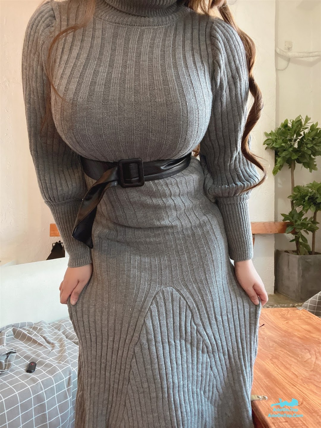 Coser@麻花麻花酱 – 泳装自拍