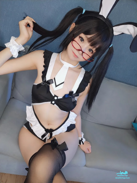 Coser@摇摇乐yoyo – 黒いストッキングです | Coser@摇摇乐yoyo – Black stockings