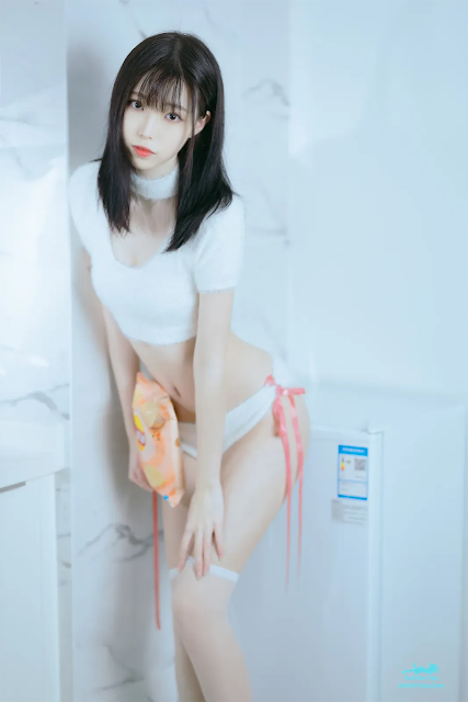 Coser@许岚LAN – 纯欲毛衣 | Coser@Xu Lan – Pure Desire Knit Sweater