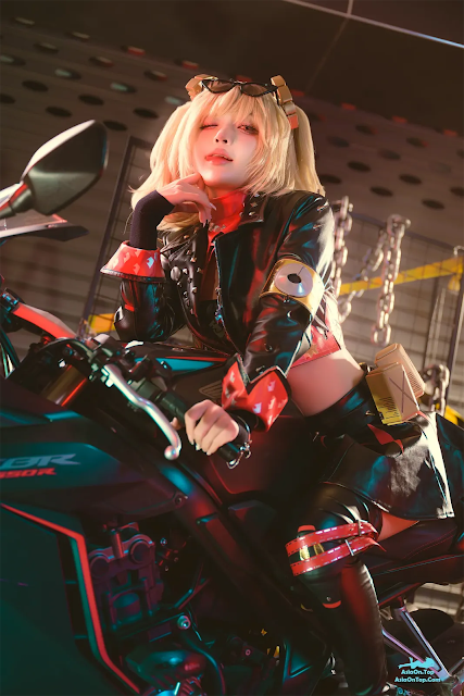 Coser@UmekoJ – Burnice White Zenless Zone Zero