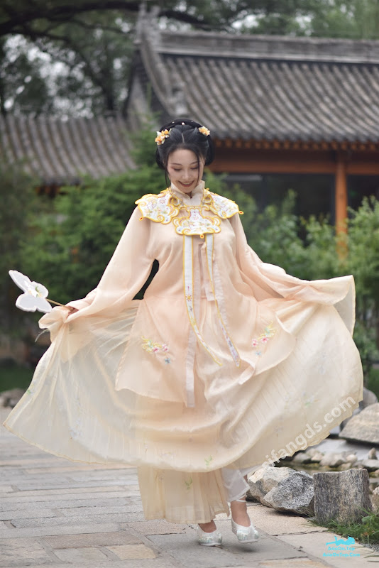 XiuRen秀人网 Uncensored Qing Miao 清妙 – R18 秀人网模特 25年新作品 浴室 And 户外 Part02