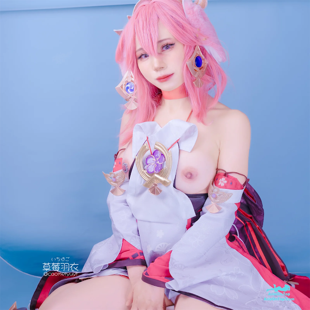 Coser@草莓羽衣 – 狐色の独楽吟宴 | Coser@Strawberry Feather Dress – Fox-colored Spinning Top Banquet