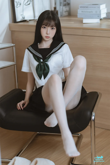 Coser@许岚LAN – 白丝水手服 | Coser@Xu Lan – White Silk Sailor Suit