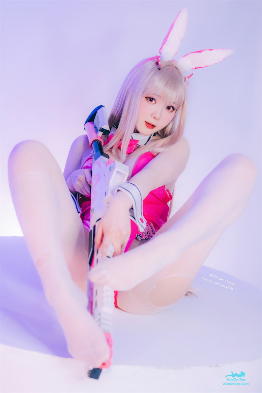 Coser@霜月shimo – Viper Bunny Suit (NIKKE)