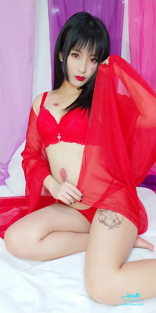 Coser@洛璃LoLiSAMA – 红女妖 | Coser@LoLiSAMA – Red Female Demon