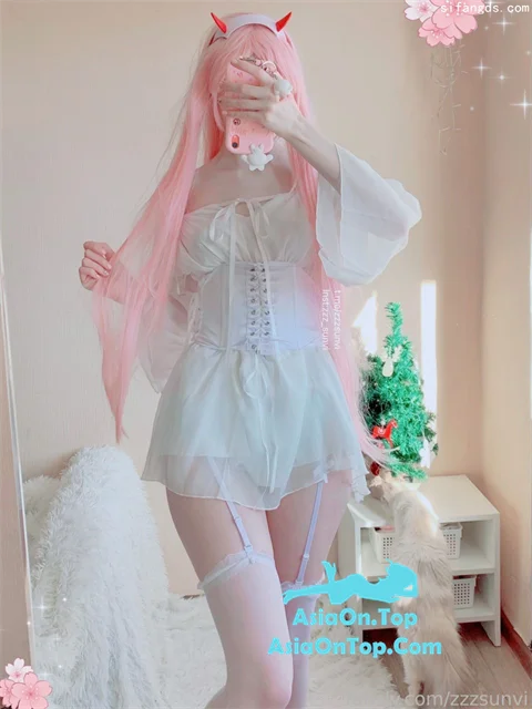 Coser@zzzsunvi – 极品萝莉 上下粉嫩 极品美腿 | Coser@zzzsunvi – Premium Lolita Top and Bottom Pink and Tender Premium Beautiful Legs