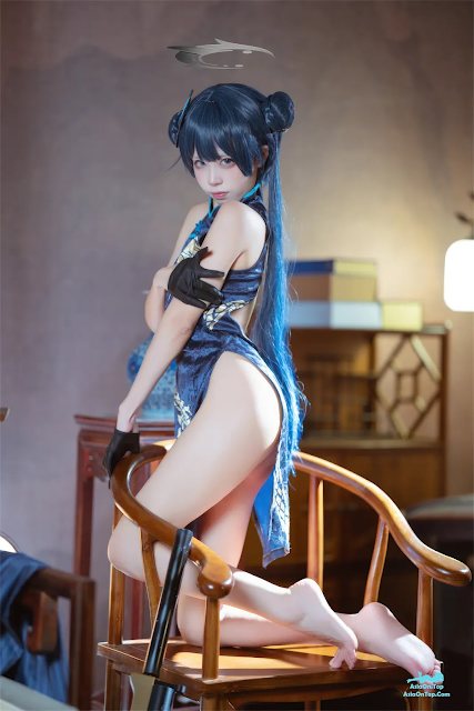 Coser@三無人型 – 蔚蓝档案 龙华妃咲 旗袍 | Coser@Sanwu Robot – Azure Archive Longhua Feixiang Cheongsam