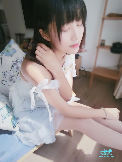 Coser@布丁大法 (Pudding Dafa) – 透纱蕾丝白袜