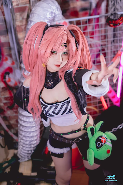 Coser@Pyon – Nicole Demara