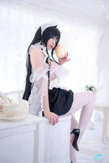 Coser@魅瞳Meroko – 碧蓝航线 不挠女仆没干劲的小姐姐 | Coser@Meitong Meroko – Blue Archive: The Maid Who Loses Motivation