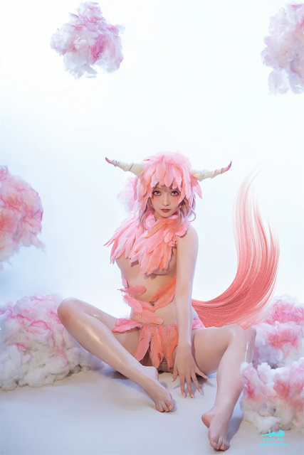 Coser@云溪溪 (Yunx1x1) & 奶桃桃 – 哈萝 丽瓦·朱内 | Coser@云溪溪 (Yunx1x1) & 奶桃桃 – Hello Riva June