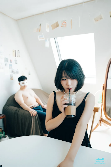 [Loozy] Zia (지아) – With Delivery Man