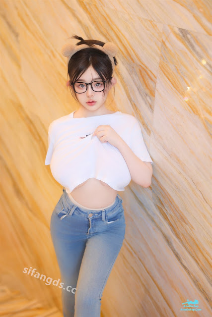 XR Uncensored Na Na Zi 娜娜子 – 童顏巨乳 大尺度高價作品 奶子超棒