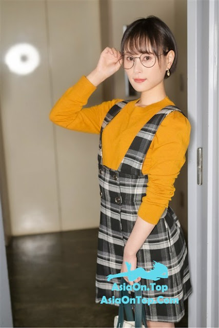 Photobook 激写美女 PHOTO And NUDE Koharu Asai 浅井心晴