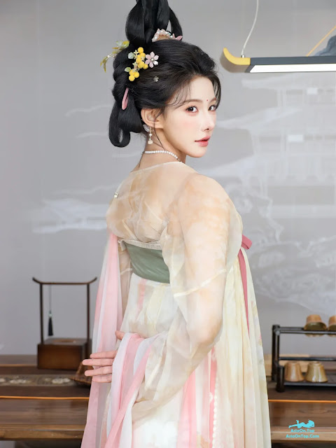 [XR Uncensored] 梨霜儿 – R18 秀人网模特 梦回大唐 | [XR Uncensored] Li Shuang’er – R18 Showren.com Model Dreaming Back to Tang Dynasty