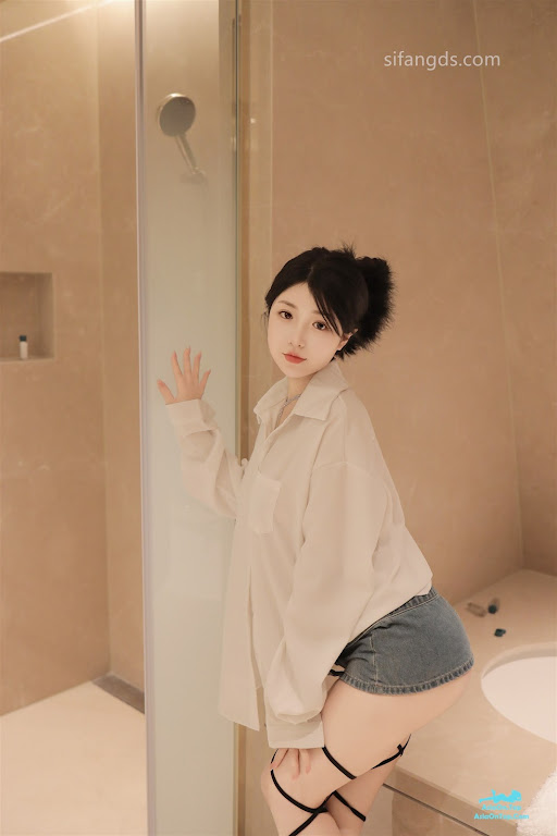 XR Uncensored Chen Xiao Hua 陈小花 – R18 秀人网模特 浴室中的激情 Part01