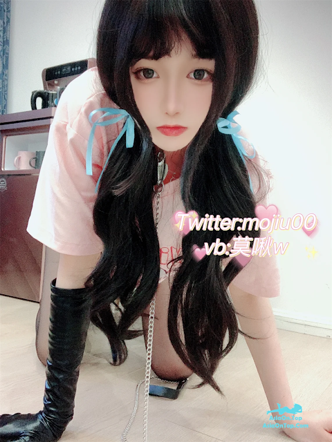 Coser@小青茗 – 粉色T恤 | Coser@Xiao Qing Ming – Pink T-Shirt